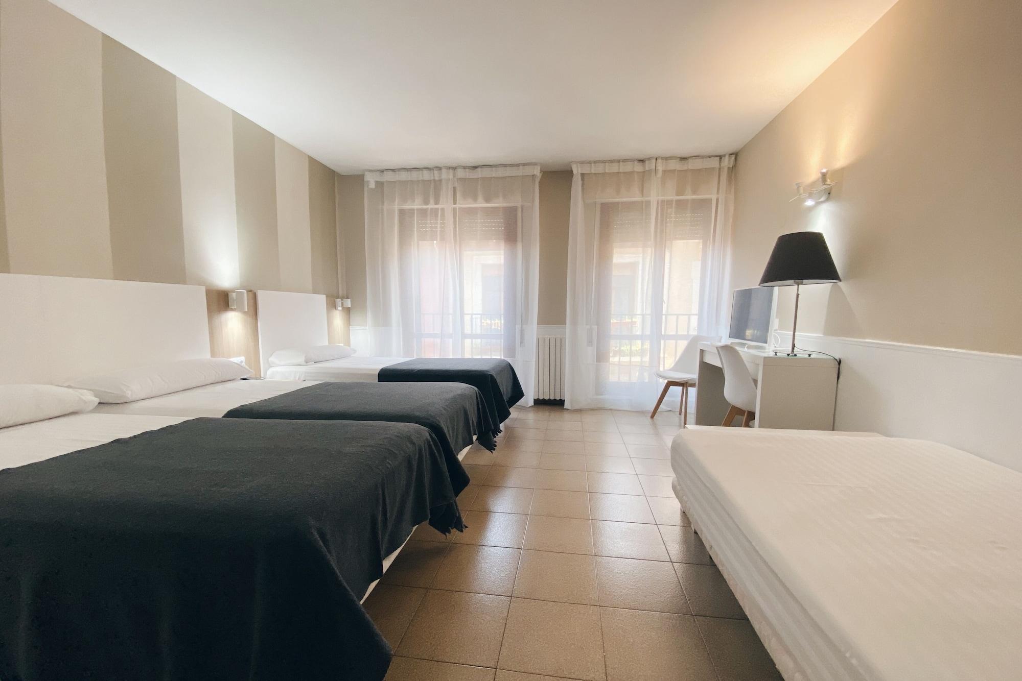 Hotel Rio Arga Сарагоса Экстерьер фото