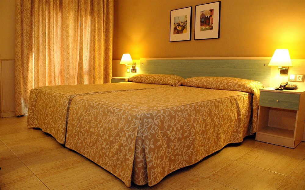 Hotel Rio Arga Сарагоса Экстерьер фото