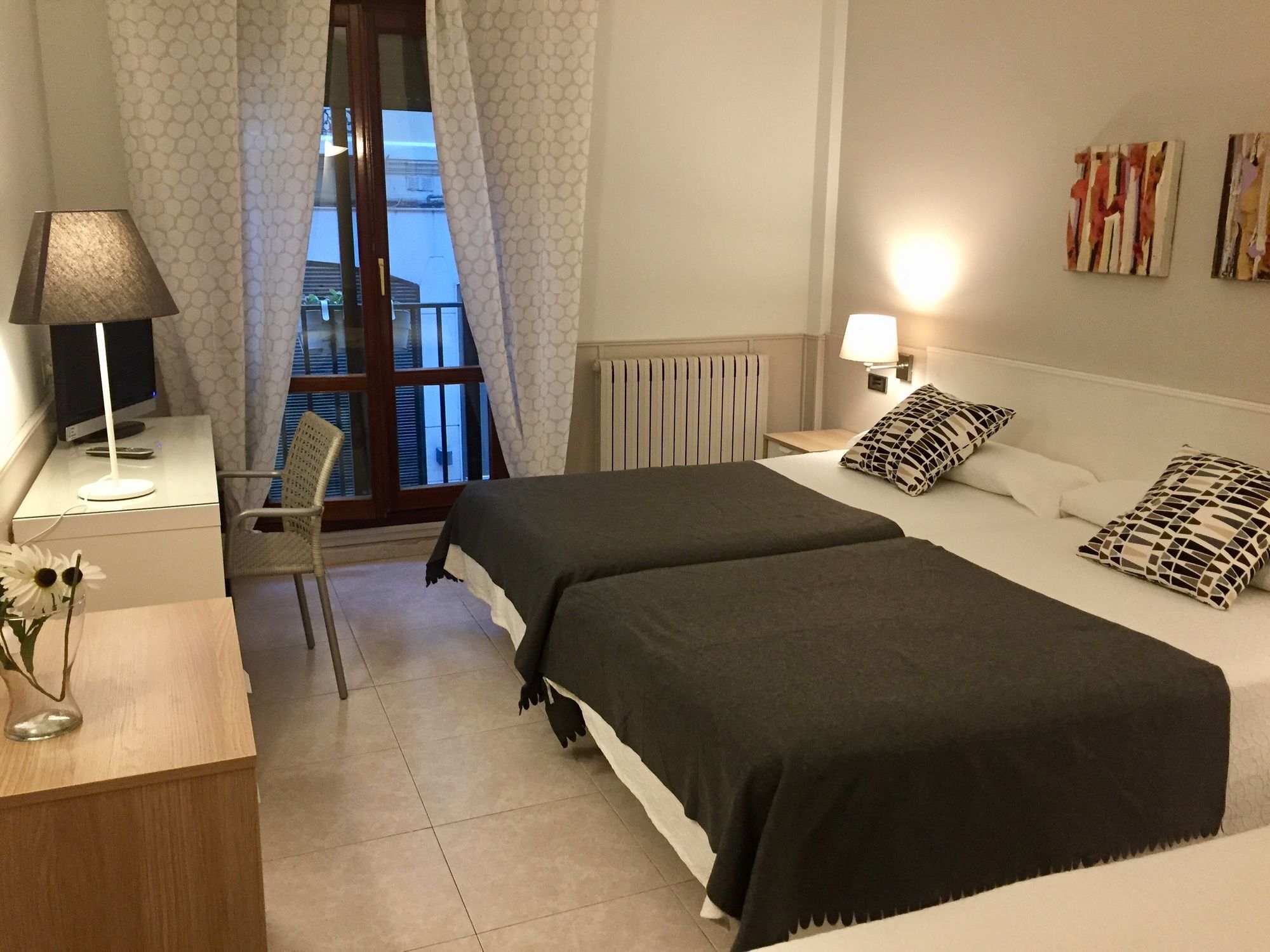 Hotel Rio Arga Сарагоса Экстерьер фото