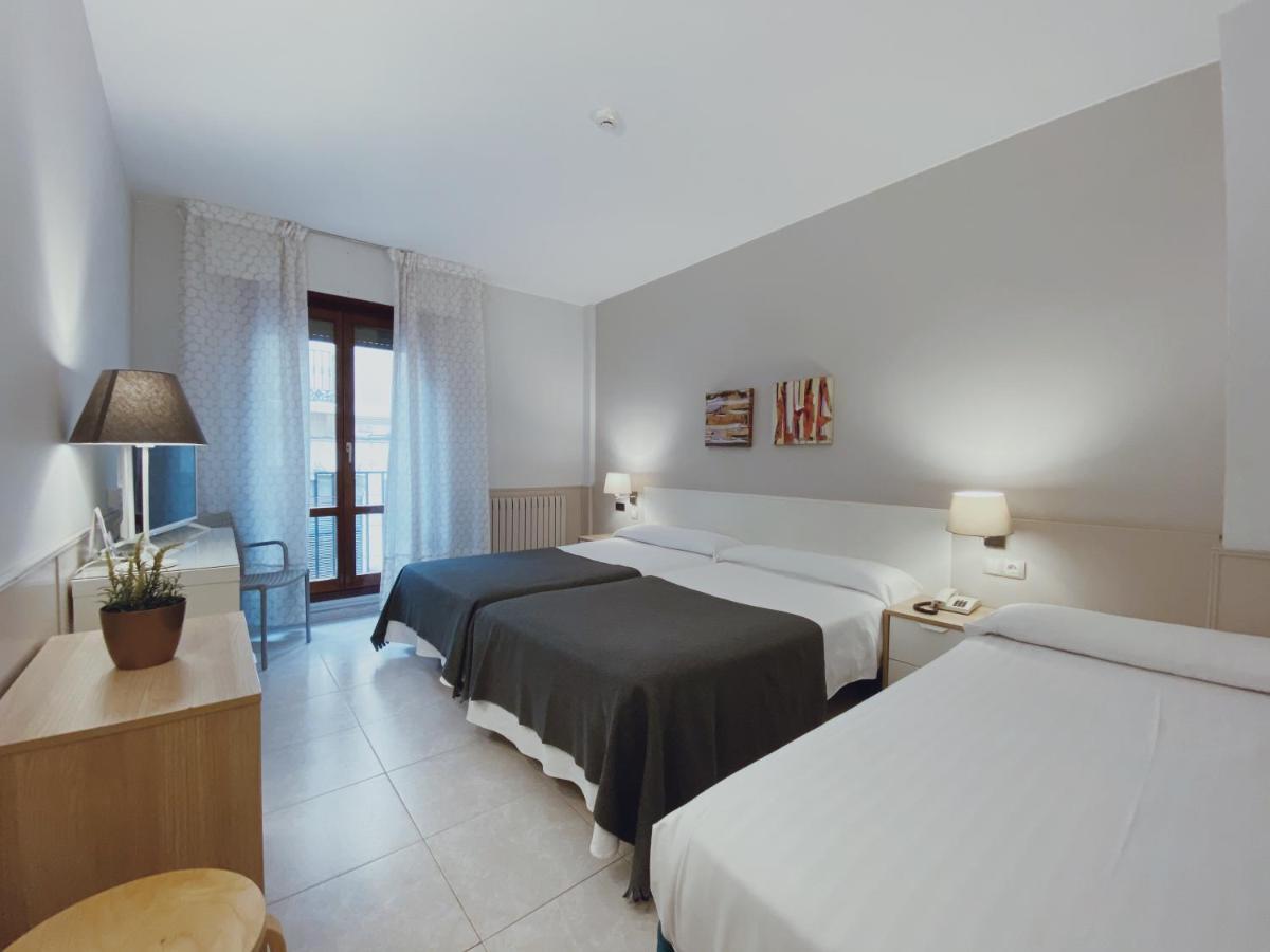 Hotel Rio Arga Сарагоса Экстерьер фото